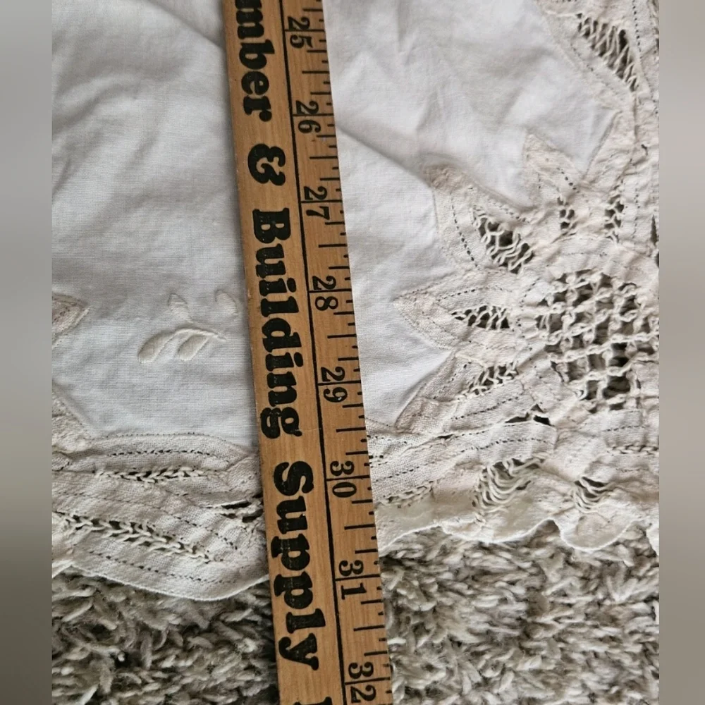 Antique Ivory White Woven Elegant Crocheted Lacey Lace Table Runner 12×31